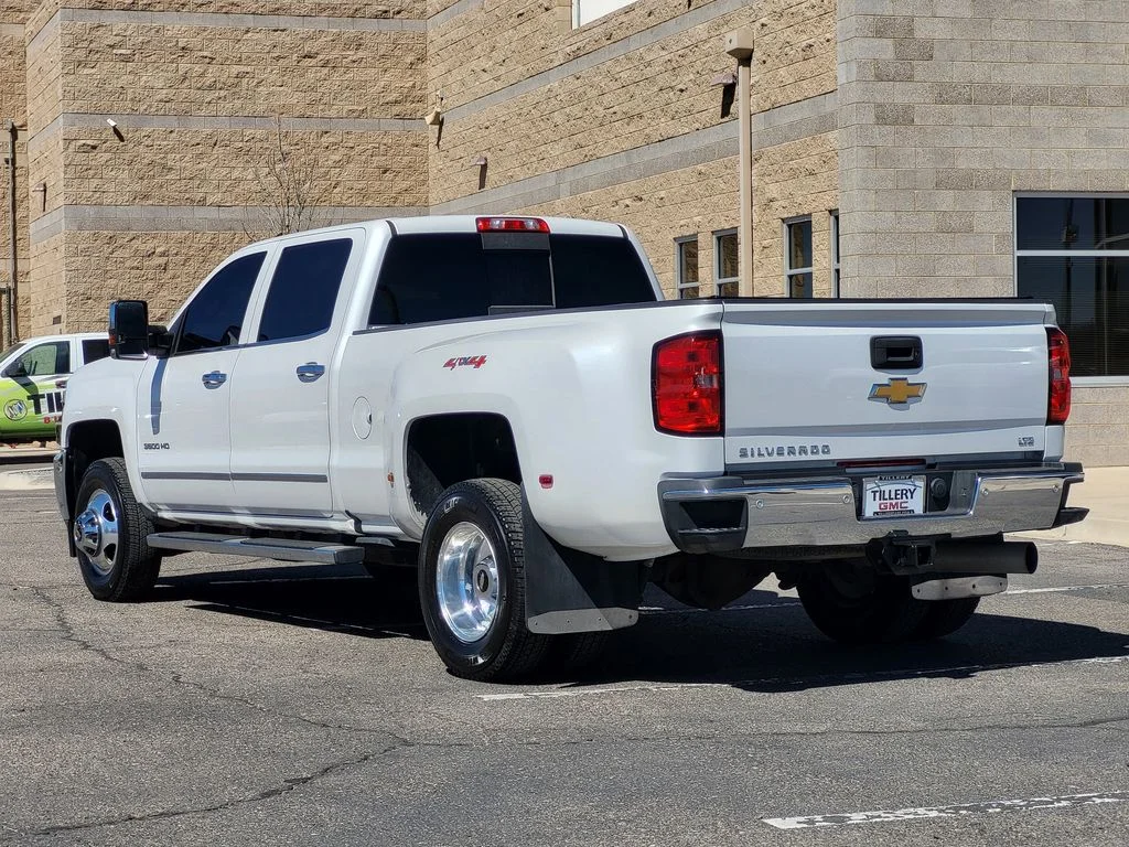Used 2019 IRIDESCENT PEARL TRICOAT Chevrolet LTZ image 5