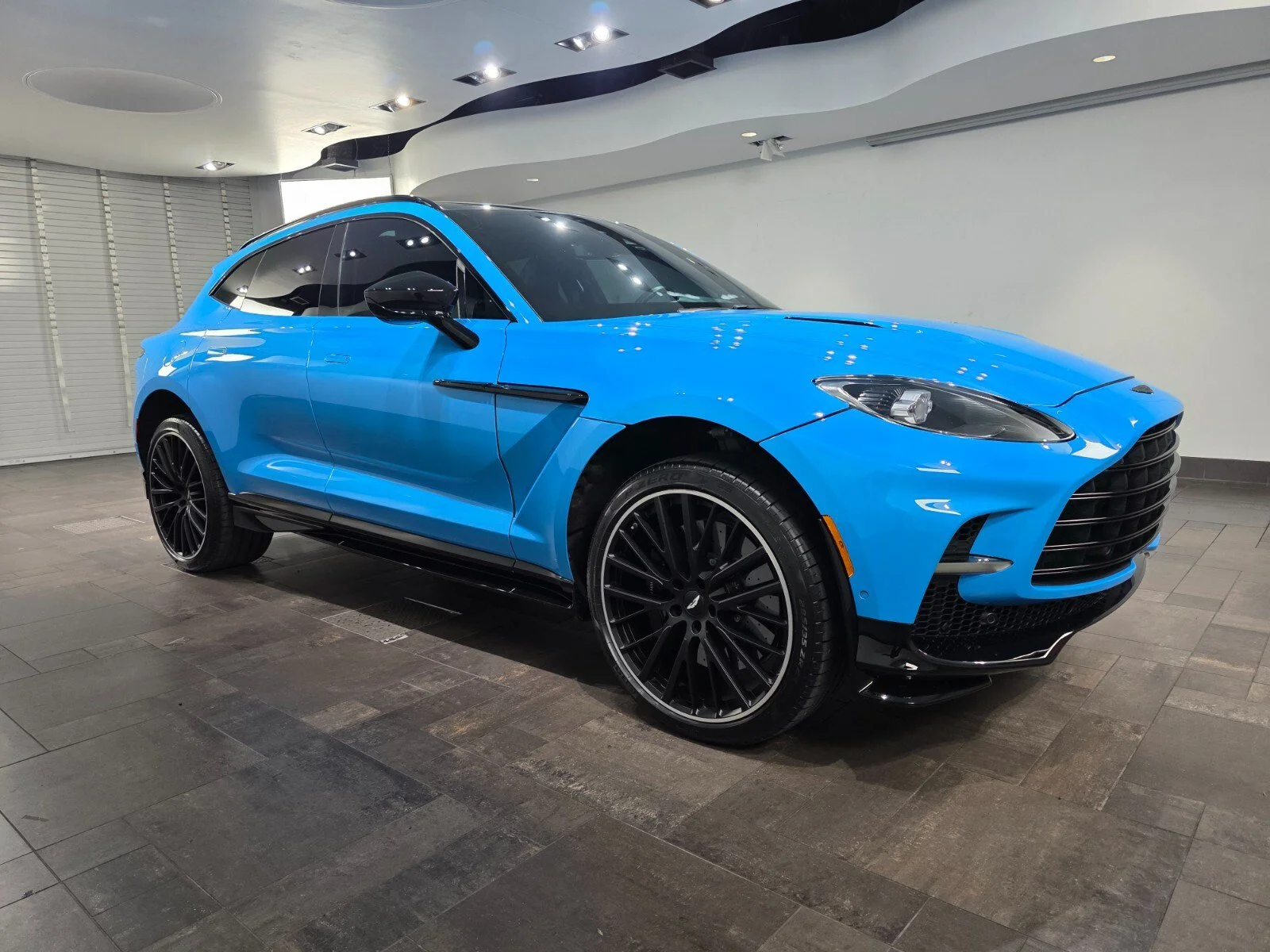 2023 Aston Martin DBX