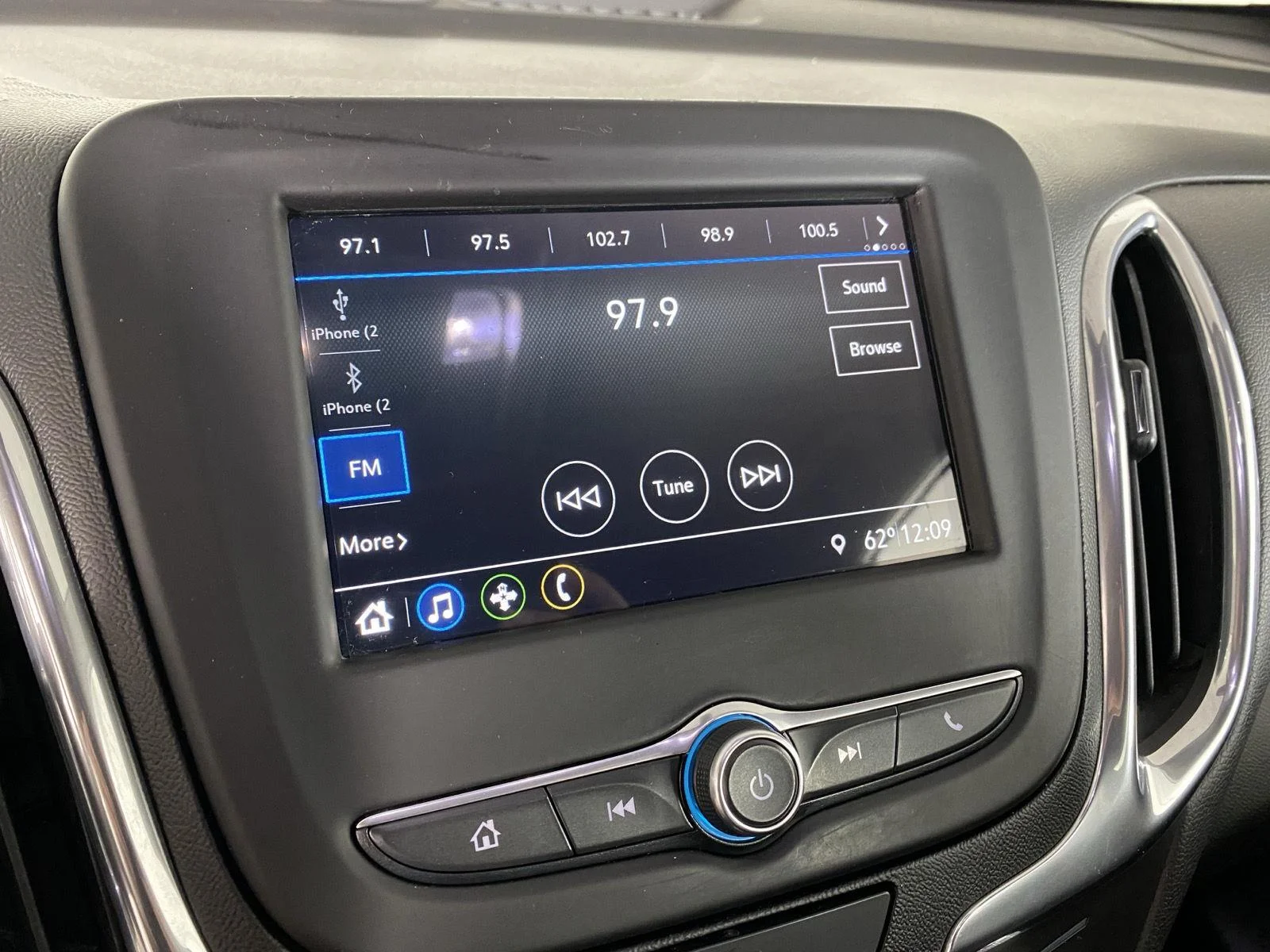 Used 2019 Cajun Red Tintcoat Chevrolet LT image 11