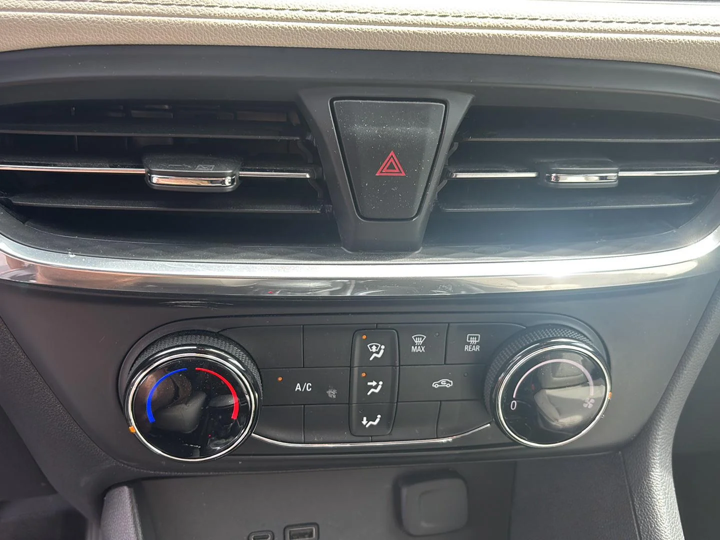 Used 2024 Copper Ice Metallic Buick Preferred image 14