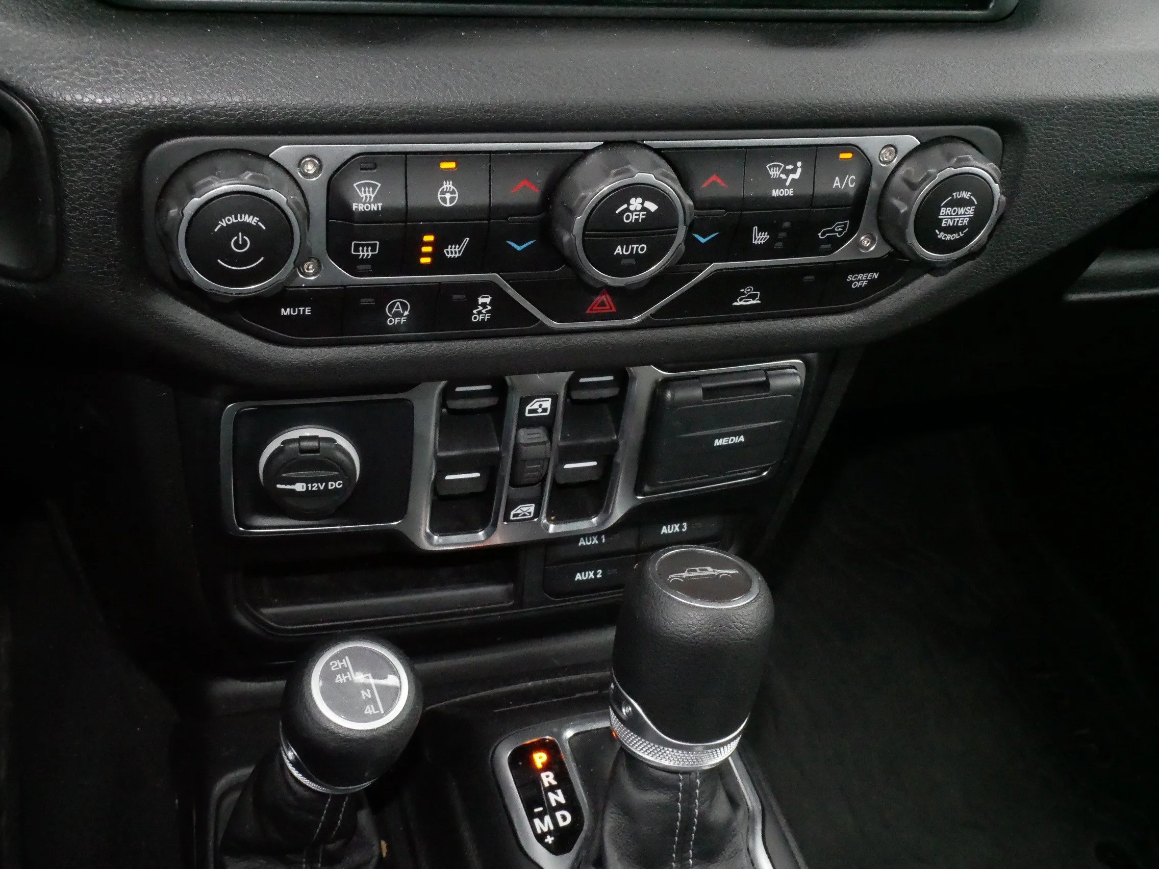 Used 2025 Fathom Blue Pearlcoat Jeep Sport S image 23