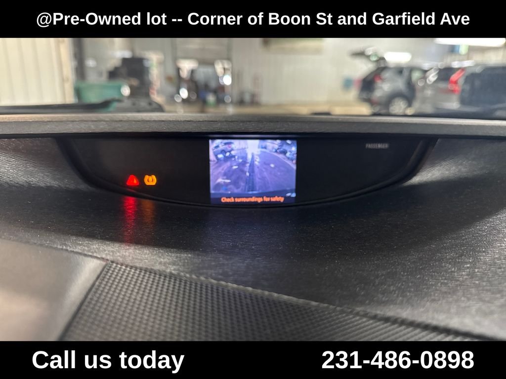 Used 2010  Toyota Base image 23