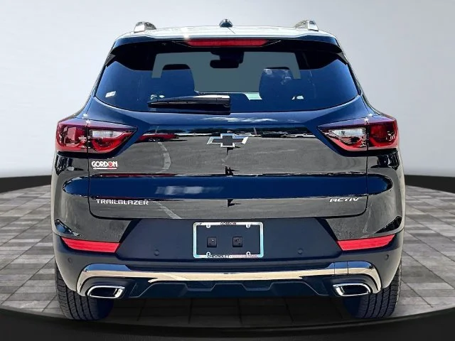 New 2026 Mosaic Black Metallic Chevrolet ACTIV image 4