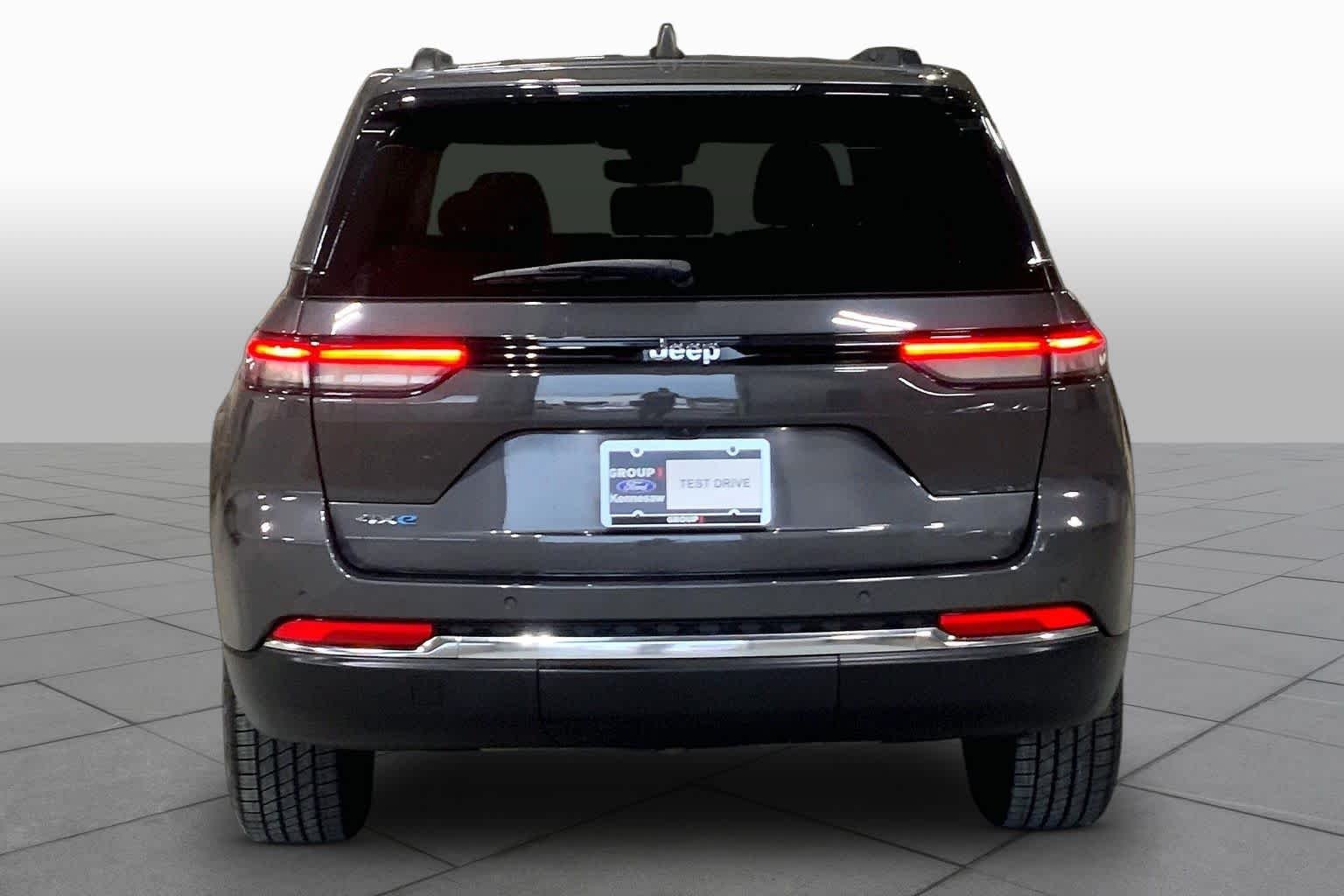 Used 2022 Baltic Gray Metallic Clearcoat Jeep  image 5