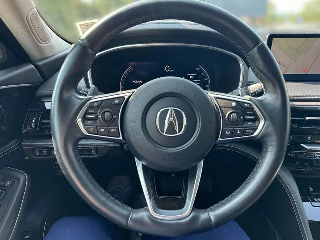 Used 2023  Acura Advance image 16