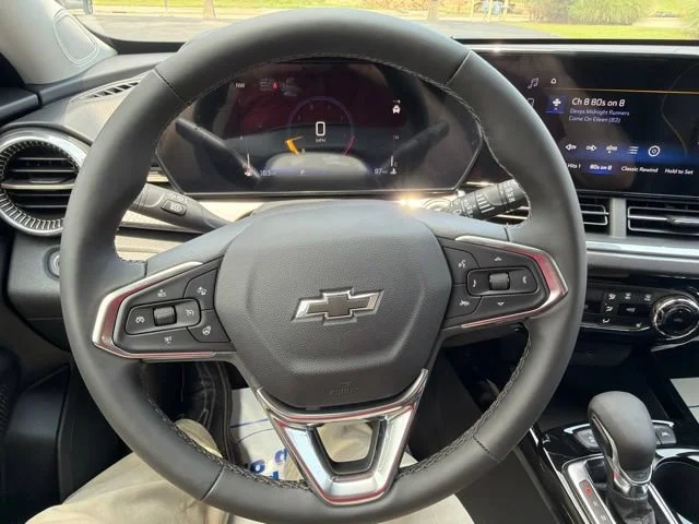 New 2026 Cacti Green Chevrolet ACTIV image 30
