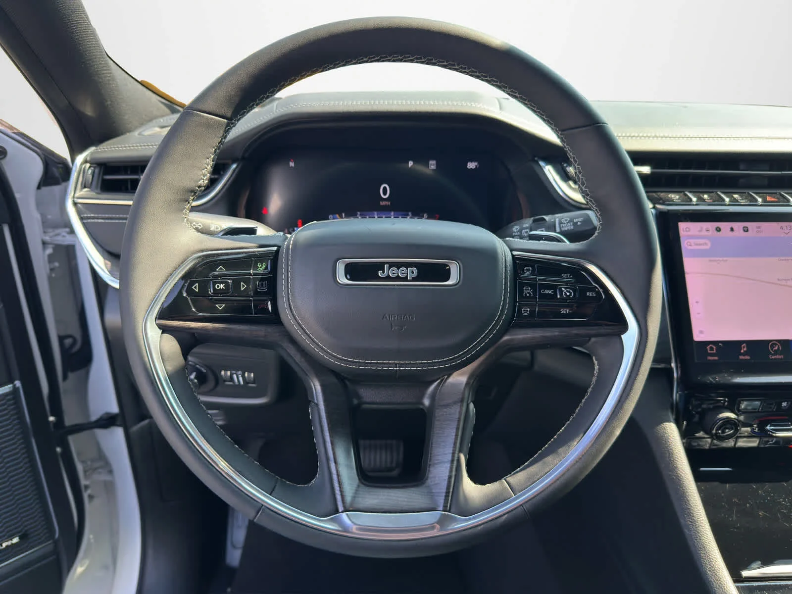 2024 Jeep Grand Cherokee Overland - Photo 16