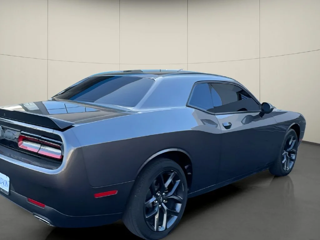 Used 2023 Gray Dodge SXT image 8