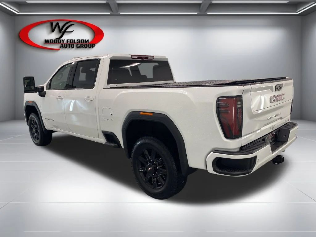 Used 2026 White GMC AT4 image 9