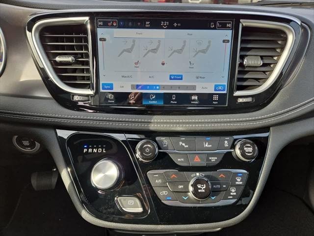 2026 Chrysler Pacifica Select - Photo 20