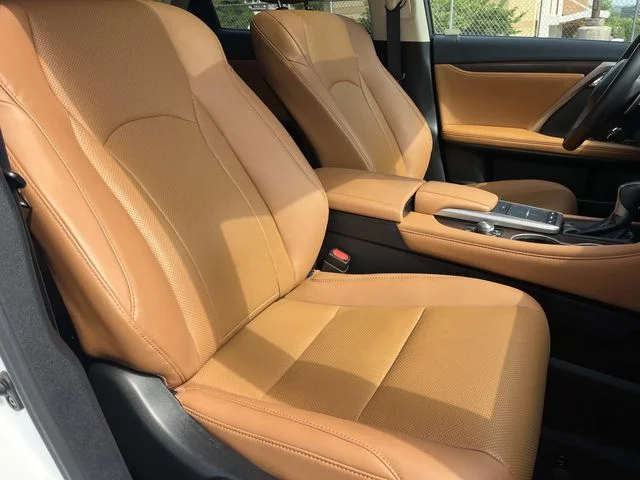 Used 2022 White Lexus 350 image 29