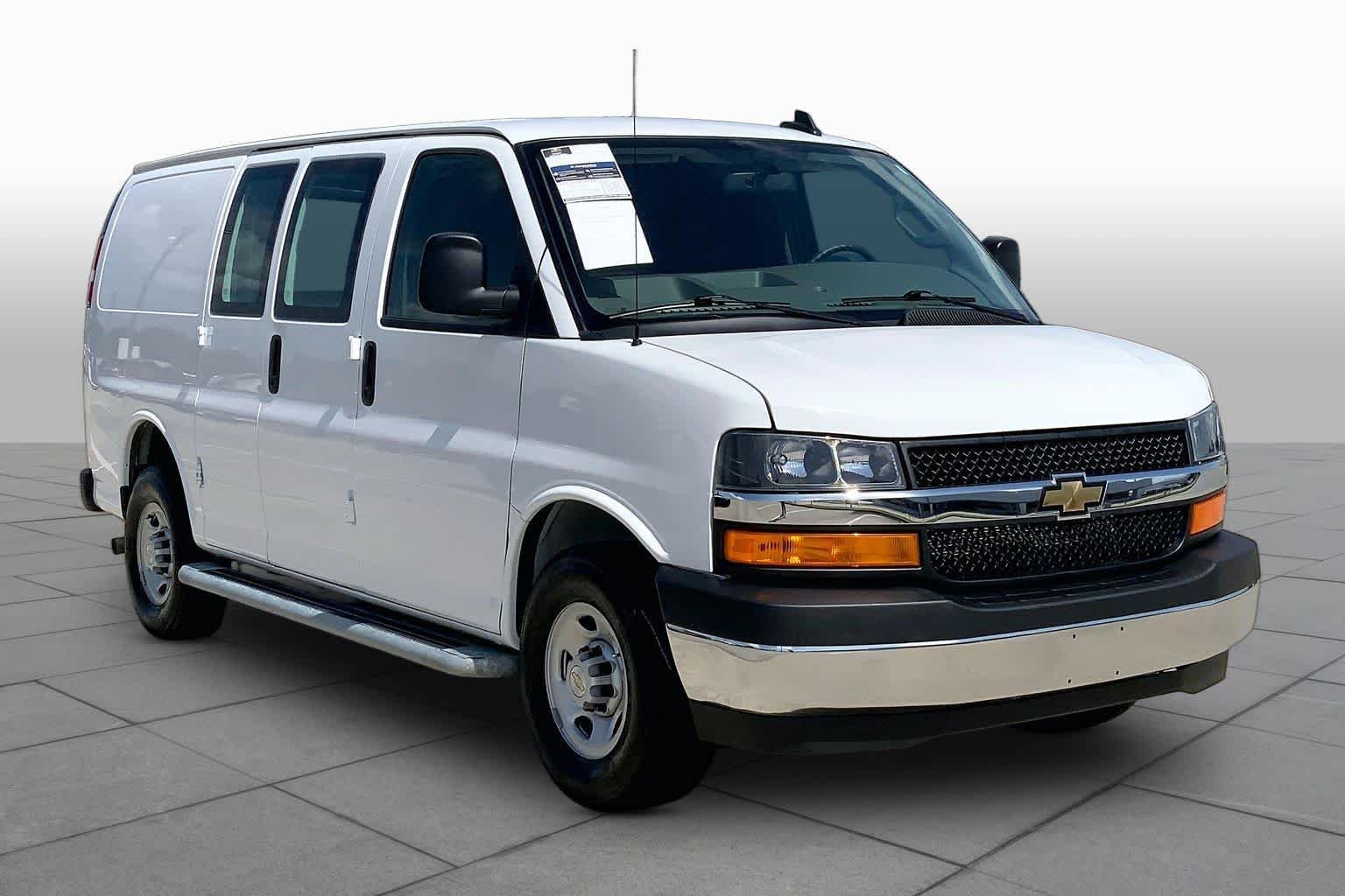 Certified Used 2024 Summit White Chevrolet WT image 3