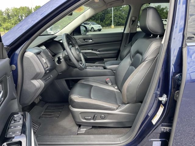 Used 2023 Blue Nissan SL image 15