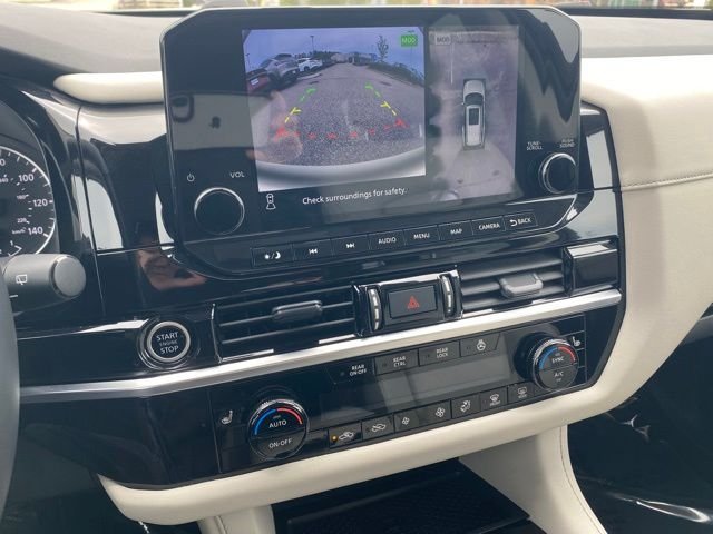 Used 2024 White Nissan SL image 46