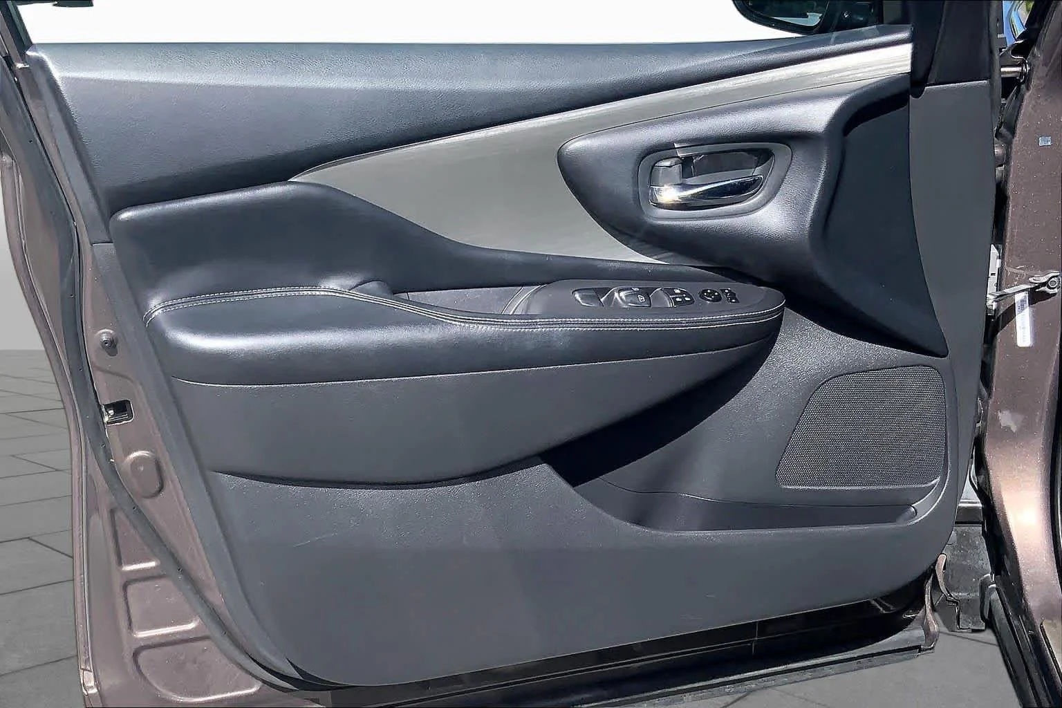 Used 2015 Java Metallic Nissan SV image 22