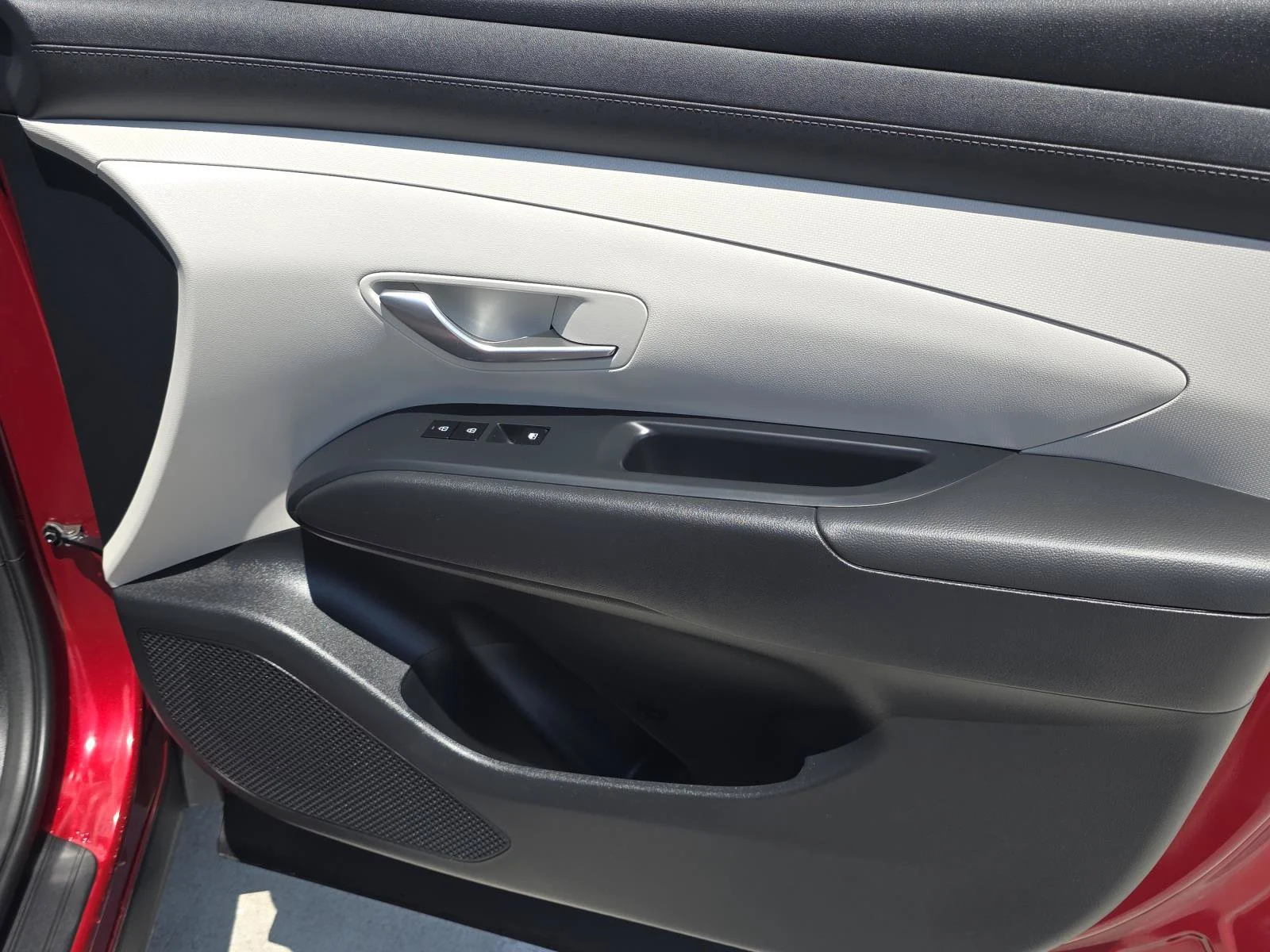 Used 2025 Ultimate Red Hyundai SEL image 15