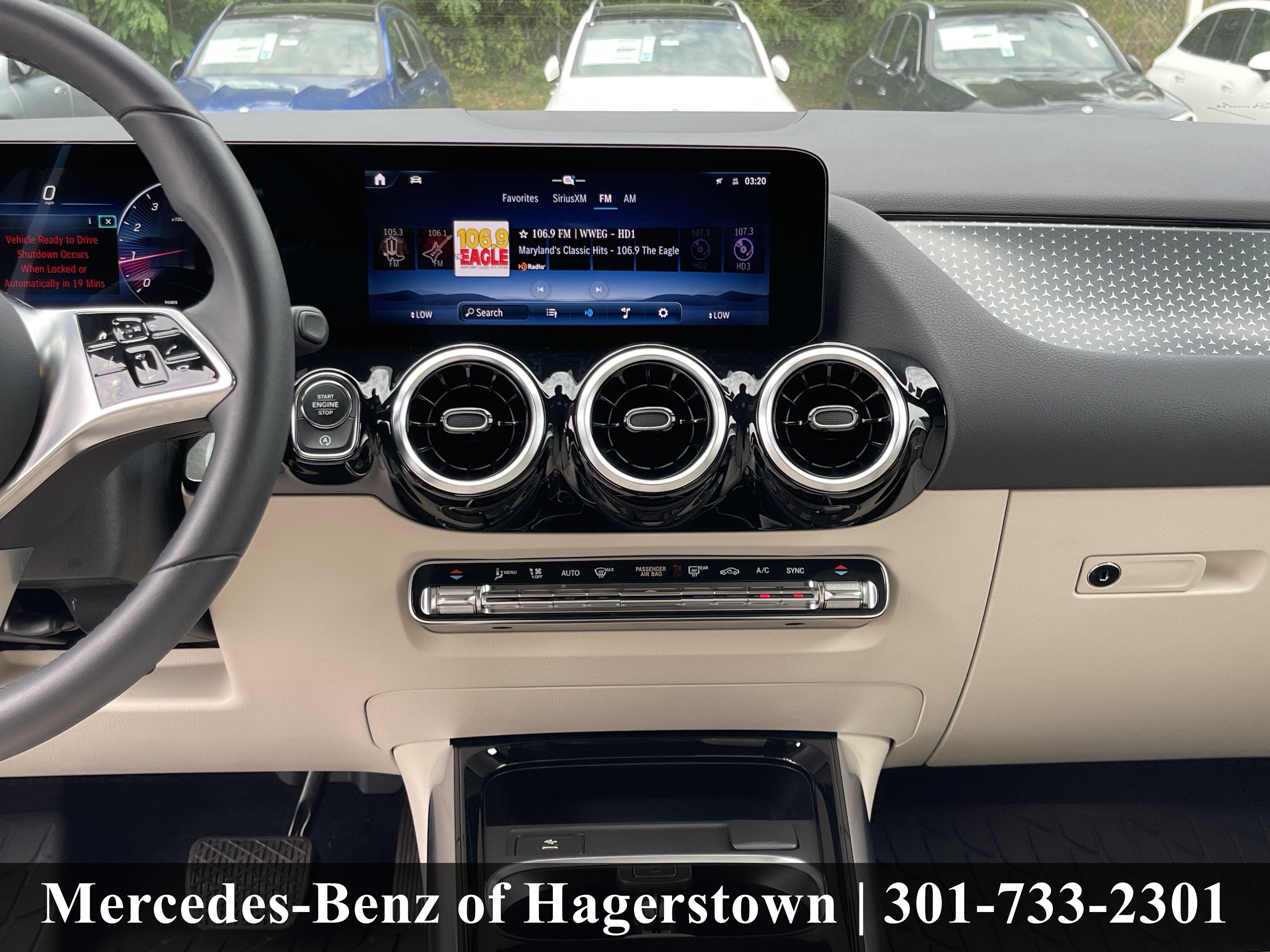 Certified Used 2025 Polar White Mercedes-Benz GLA 250 4MATIC® SUV image 7