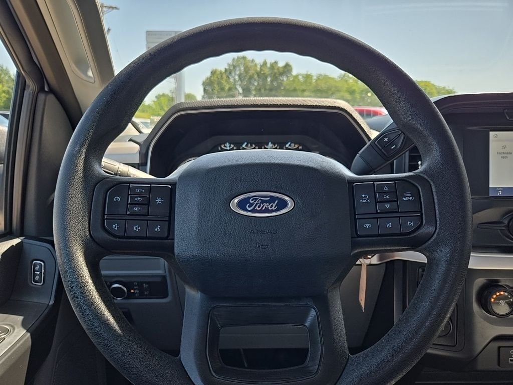 Used 2021 White Ford XL image 40