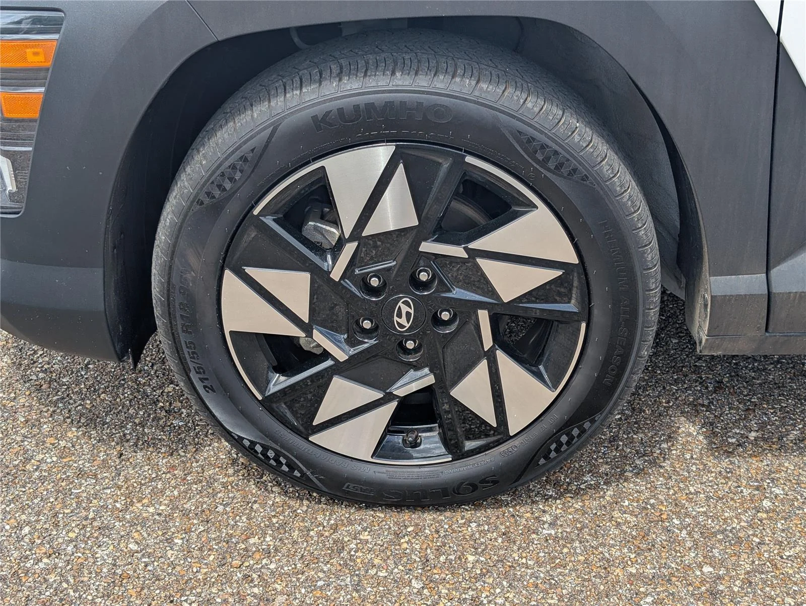 2025 Hyundai Kona SEL - Photo 8