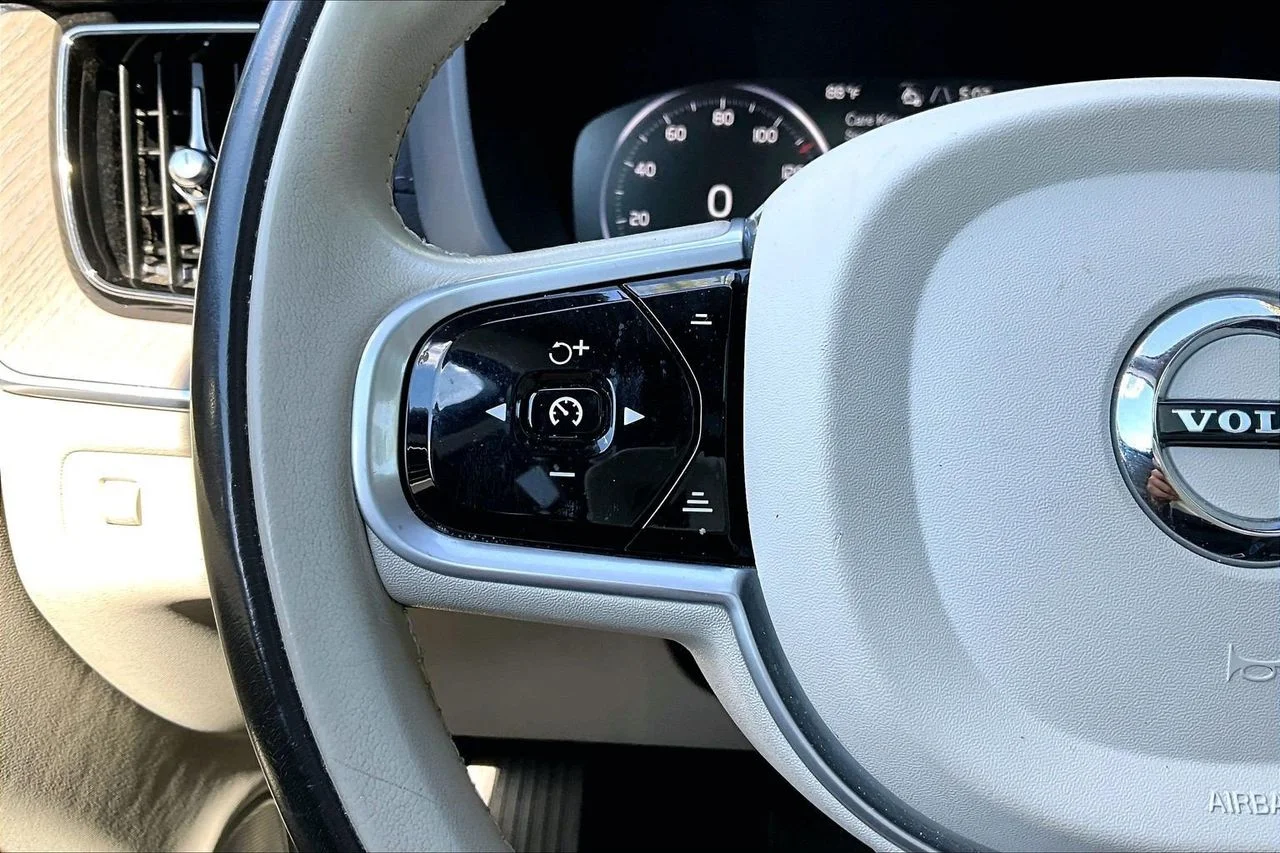 Certified Used 2021 Blue Volvo T5 Inscription image 29
