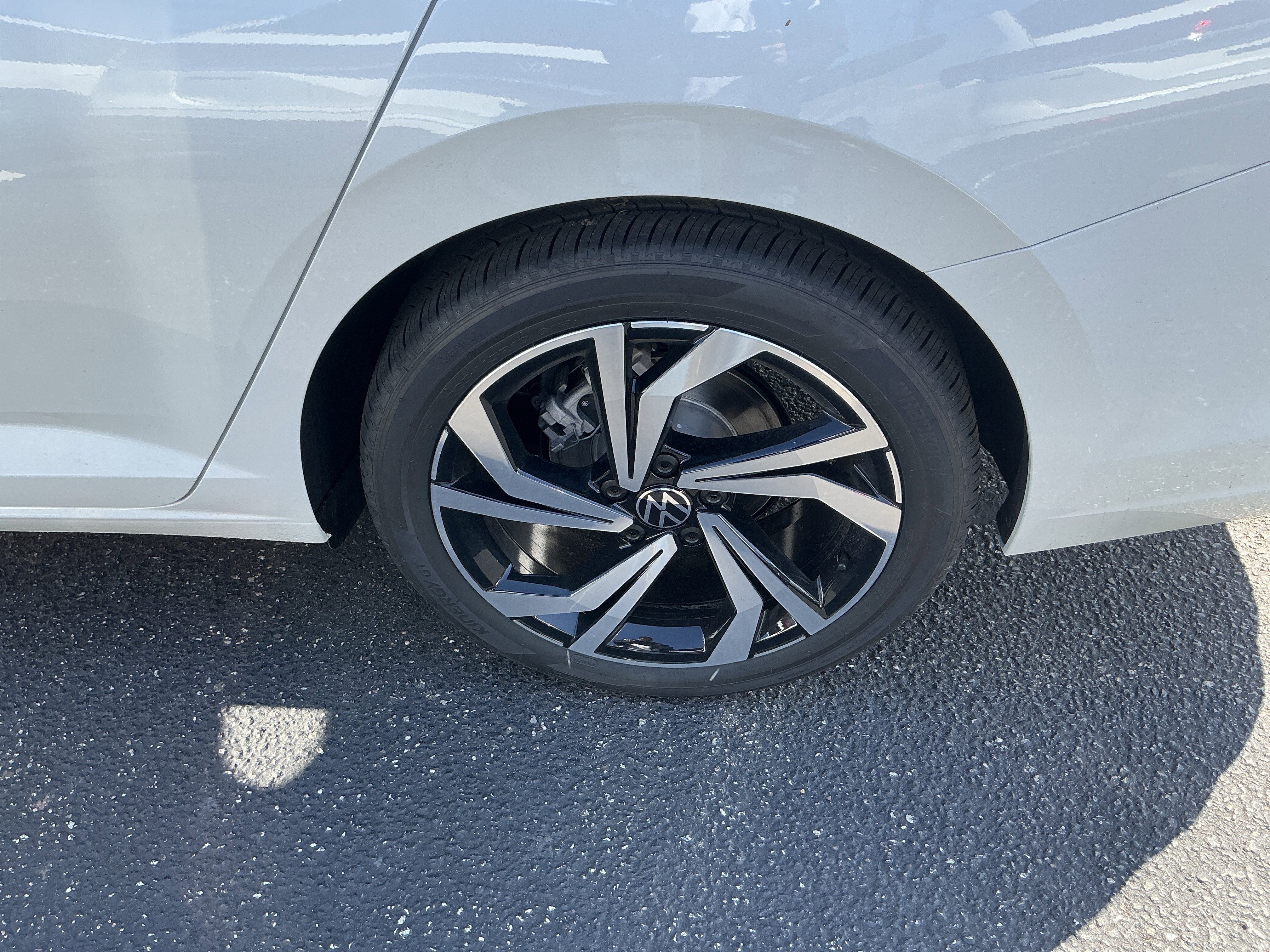 New 2026 Opal White Pearl Volkswagen SEL image 8