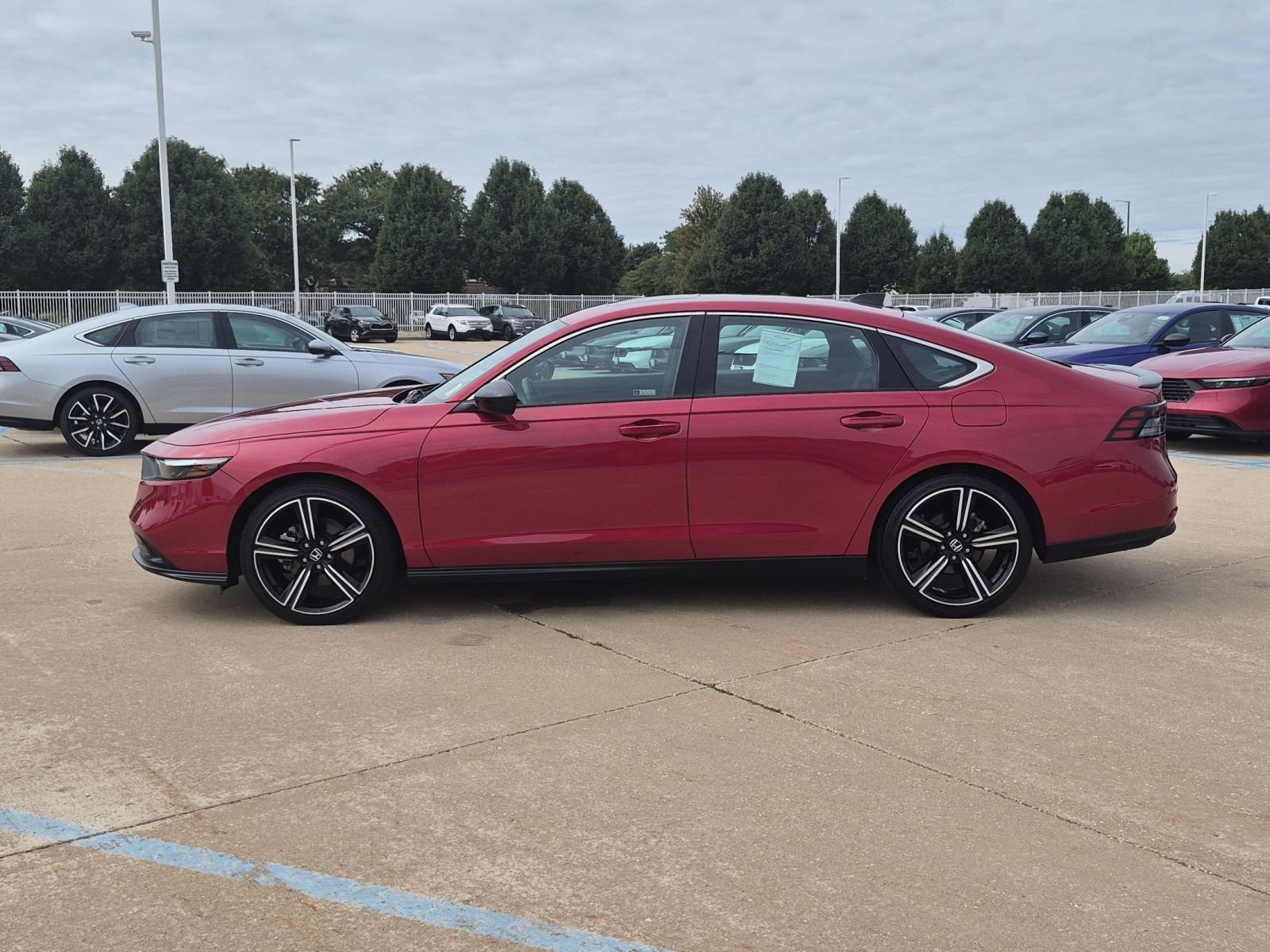 2023 Honda Accord Hybrid Sport - Photo 9