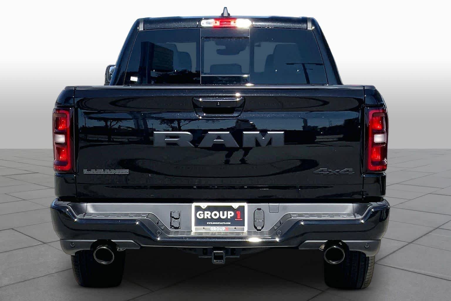 New 2027 Diamond Black Crystal Pearl-Coat Exterior Paint RAM Laramie image 4