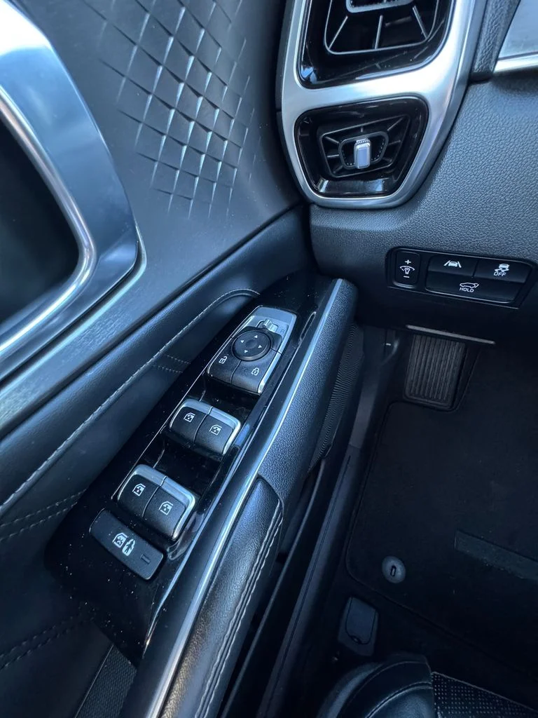 Used 2021 Everlasting Silver Kia SX image 16