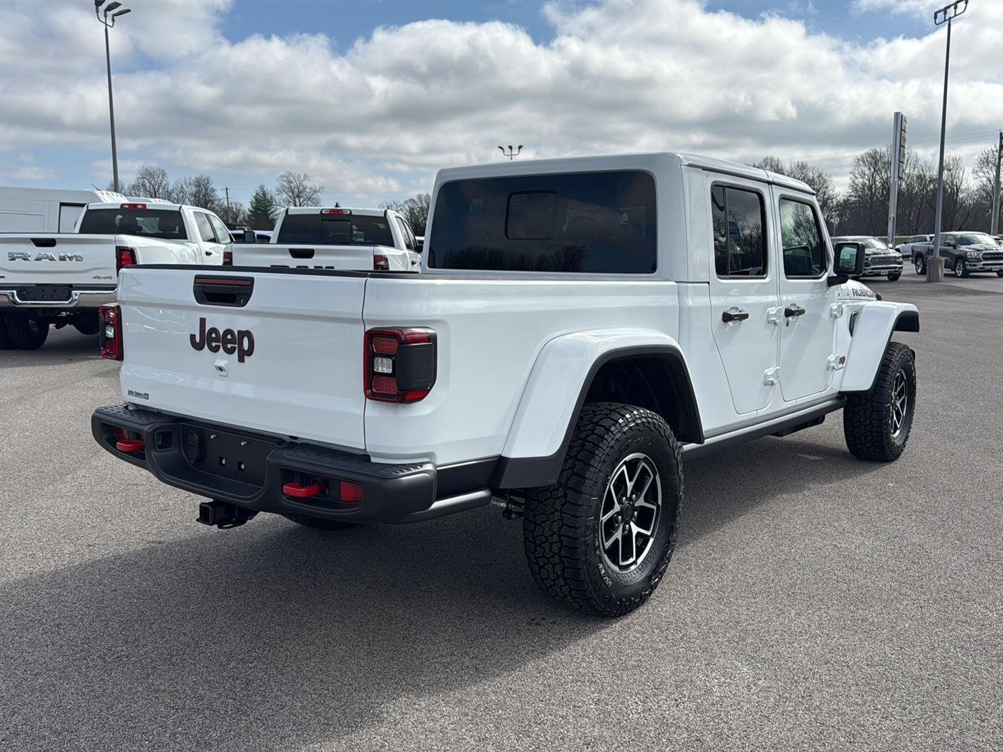 New 2026 Bright White Clear-Coat Exterior Paint Jeep Rubicon image 16