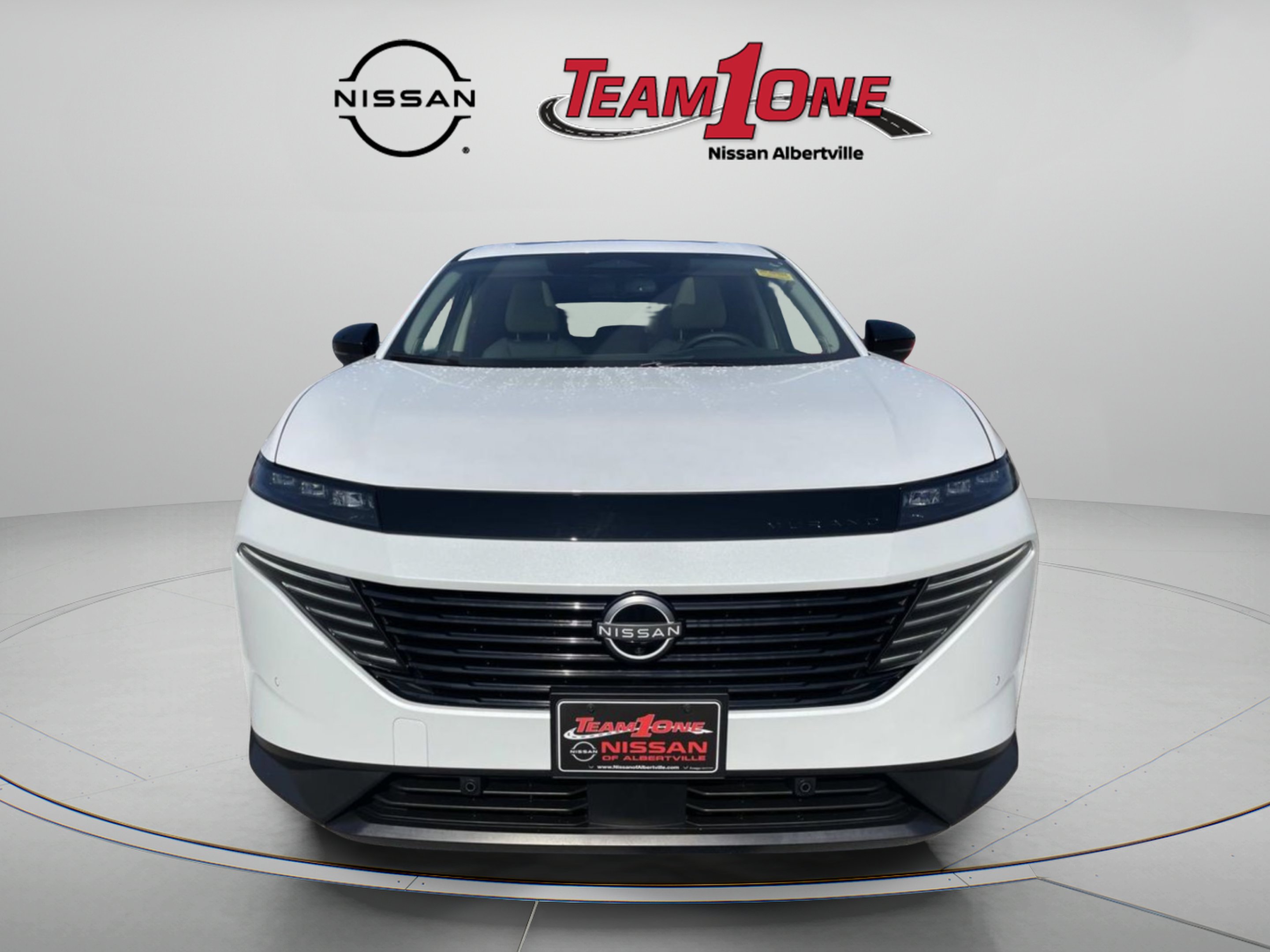 Used 2025 White Nissan SL image 2