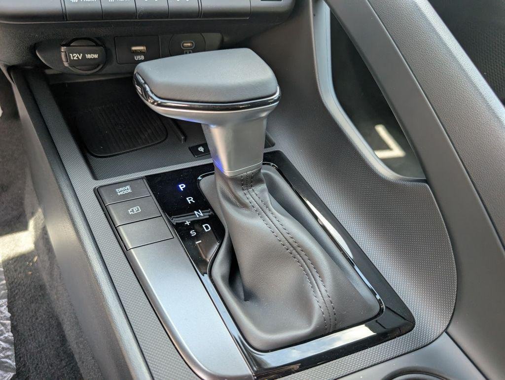 2025 Hyundai Elantra SEL - Photo 11