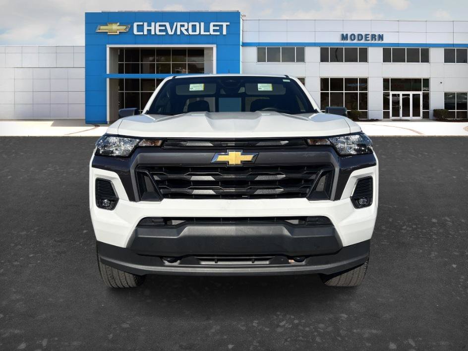 Used 2024 Summit White Chevrolet 4WD LT image 7