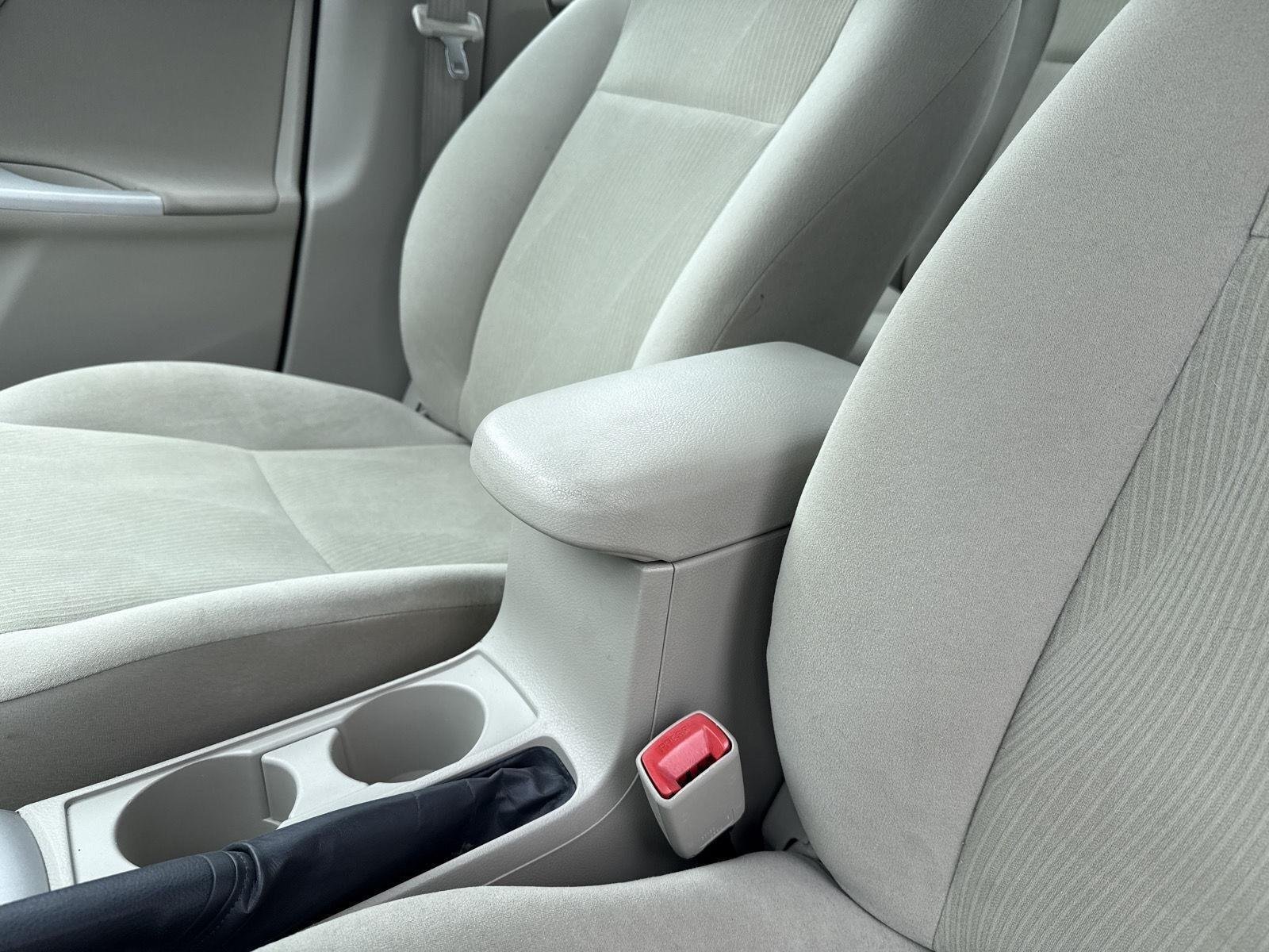Used 2013 Super White Toyota LE image 19