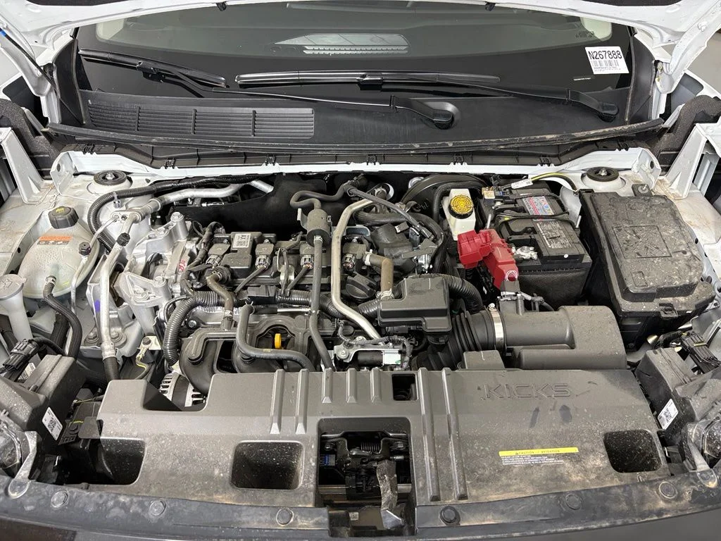 New 2026 Aspen White TriCoat / Super Black Two-tone Nissan SR image 43