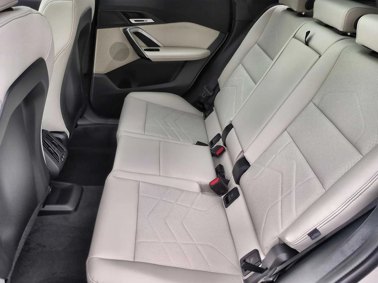New 2026 Dune Grey Metallic BMW xDrive28i image 20