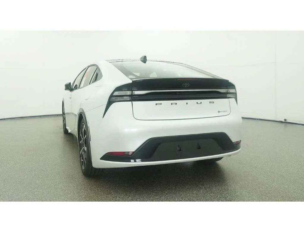 New 2026 Wind Chill Pearl Toyota XSE image 22