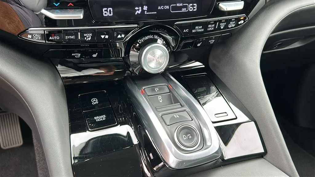 Used 2025  Acura Technology Package image 18