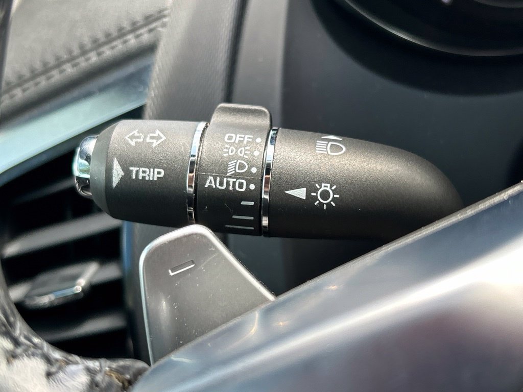 Used 2018 White Jaguar Base image 21