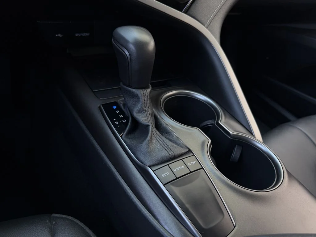 Used 2023 White Toyota SE image 19