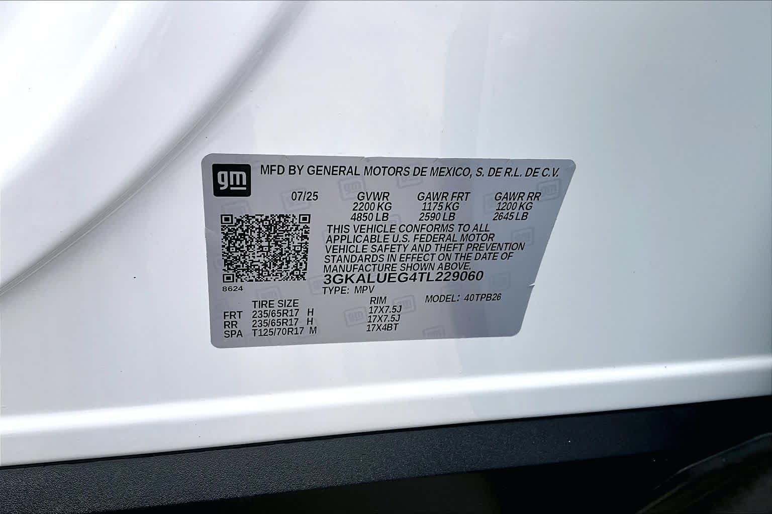 Used 2026 Summit White GMC AWD Elevation image 34