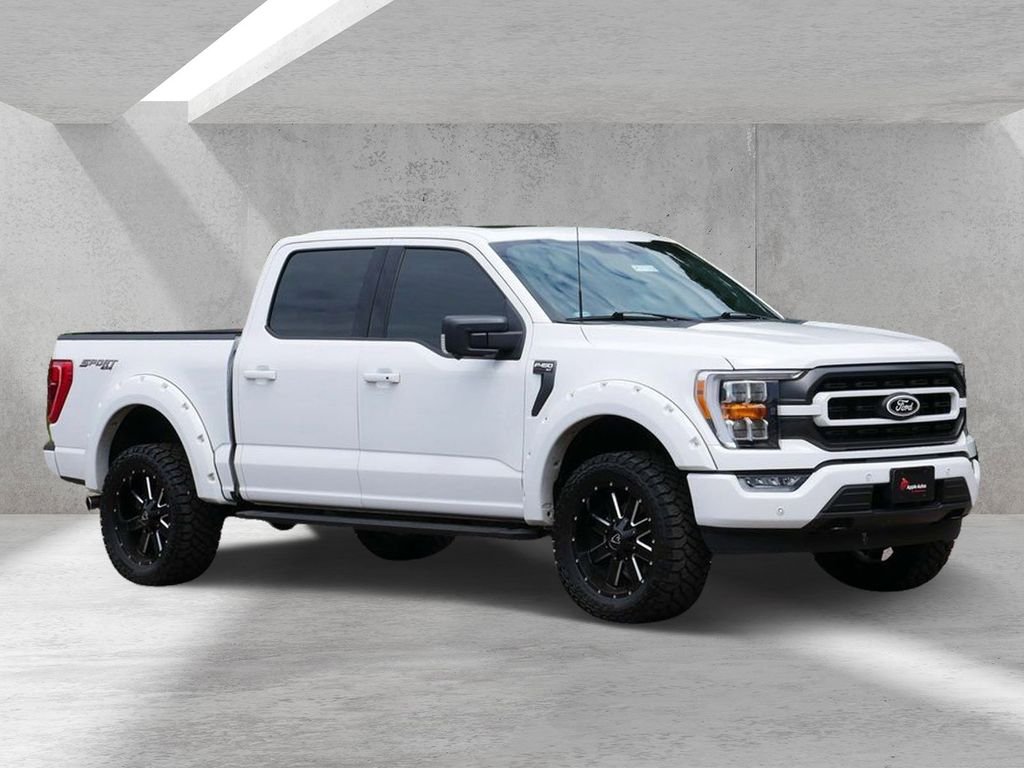 Used 2022 White Ford XLT image 1