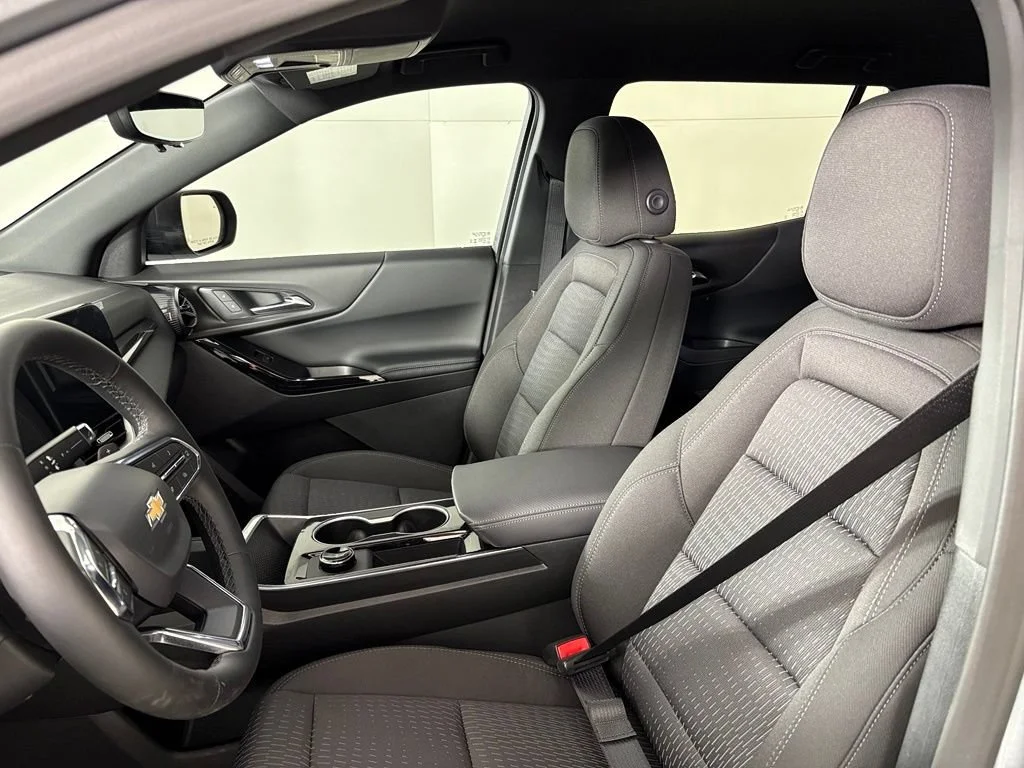 2027 Chevrolet Equinox LT - Photo 31
