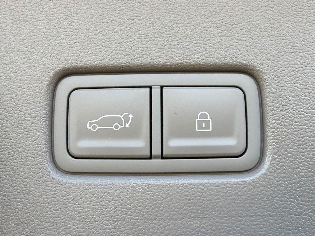 New 2026 Black Hyundai SEL Premium FWD image 19