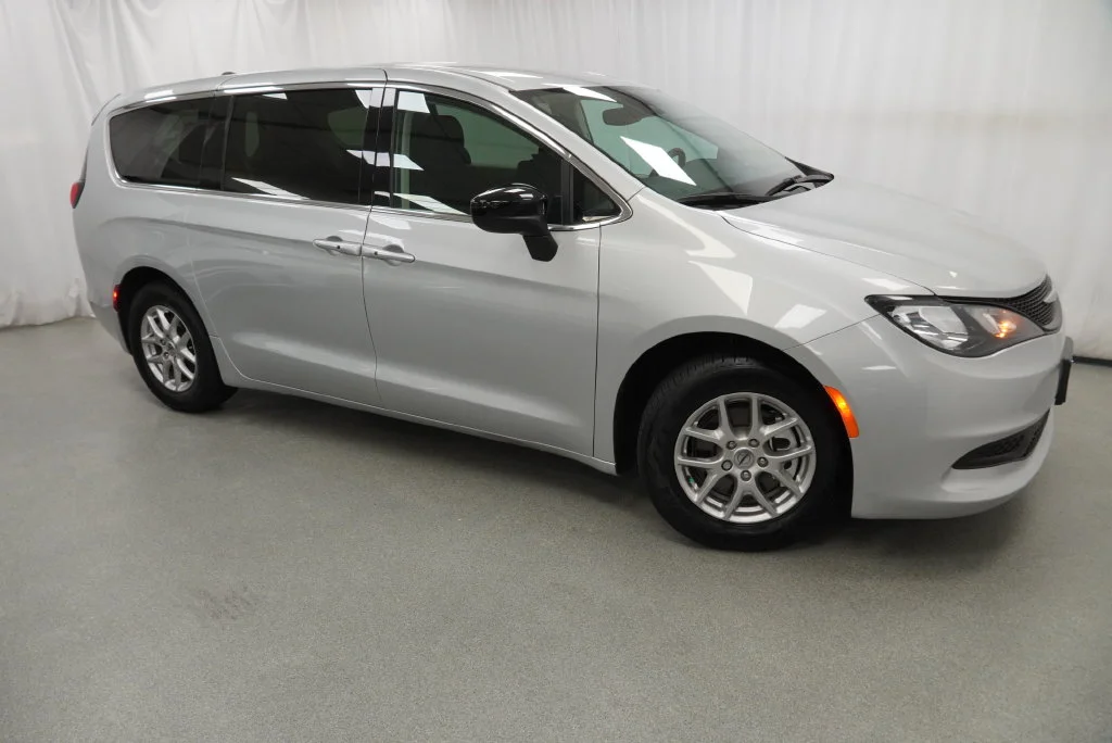 Used 2024 Silver Chrysler LX image 13