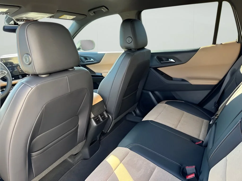 New 2027 Polar White Tricoat Chevrolet ACTIV image 16