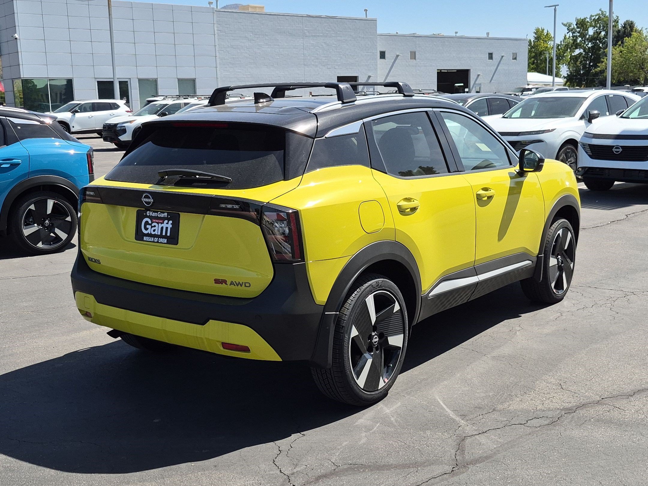 New 2026 Yuzu Yellow Metallic / Super Black Two-tone Nissan SR image 3