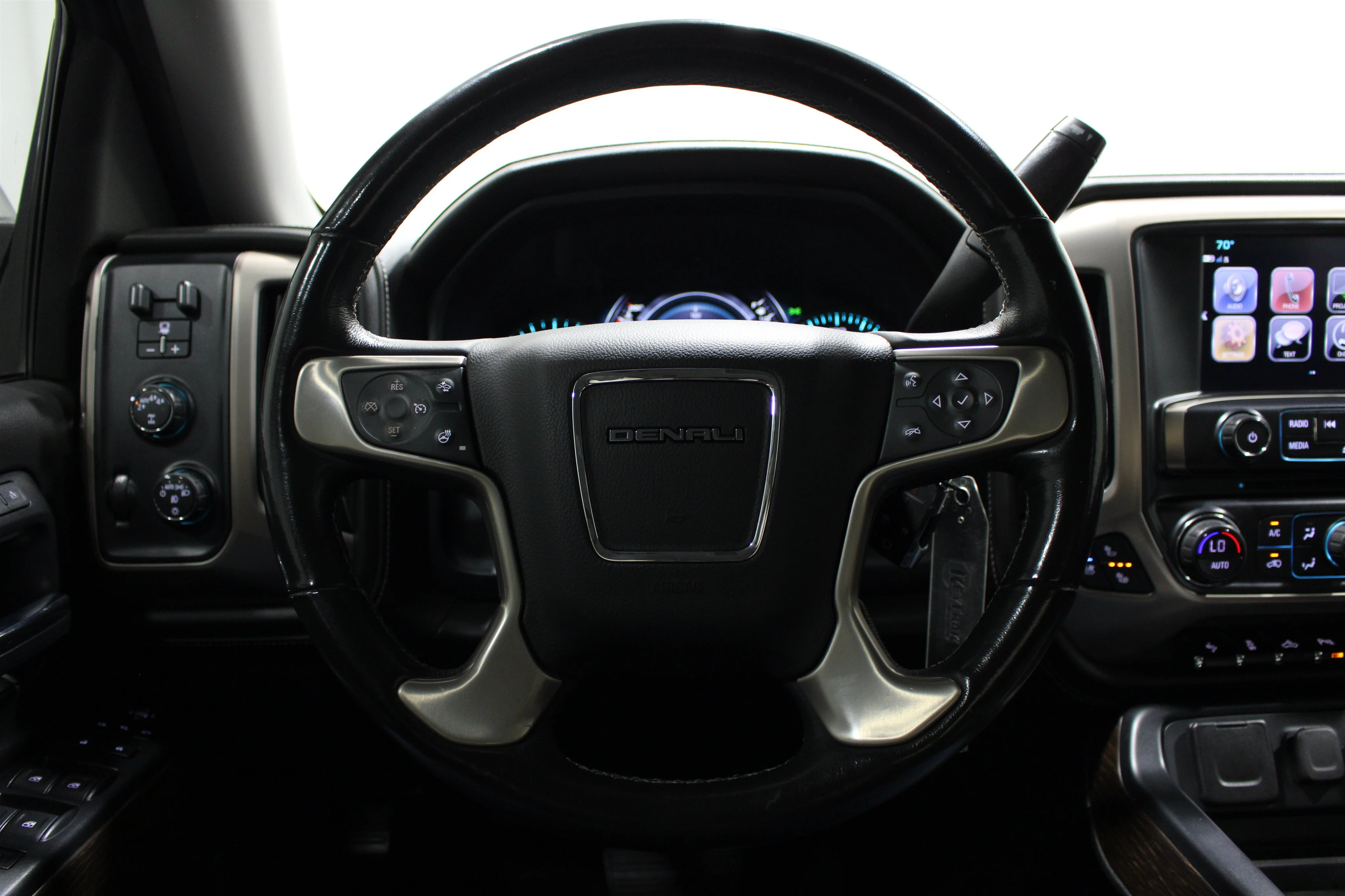 Used 2018 Quicksilver Metallic GMC Denali image 11