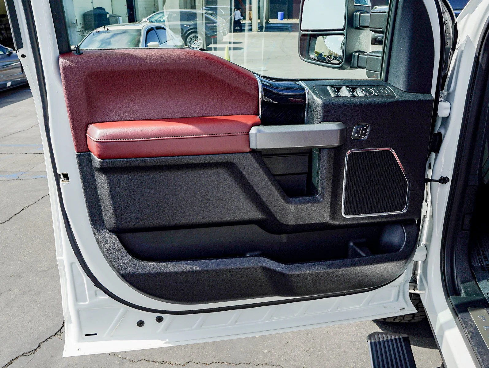 Used 2021 White Ford  image 27
