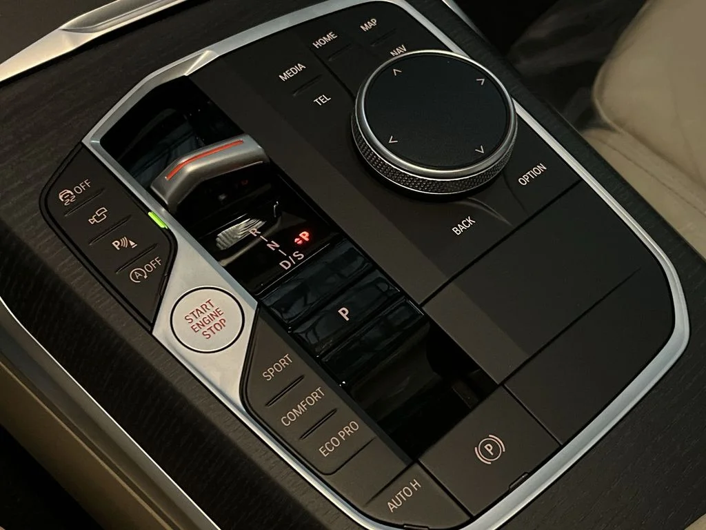2025 BMW 3 Series 330i - Photo 20