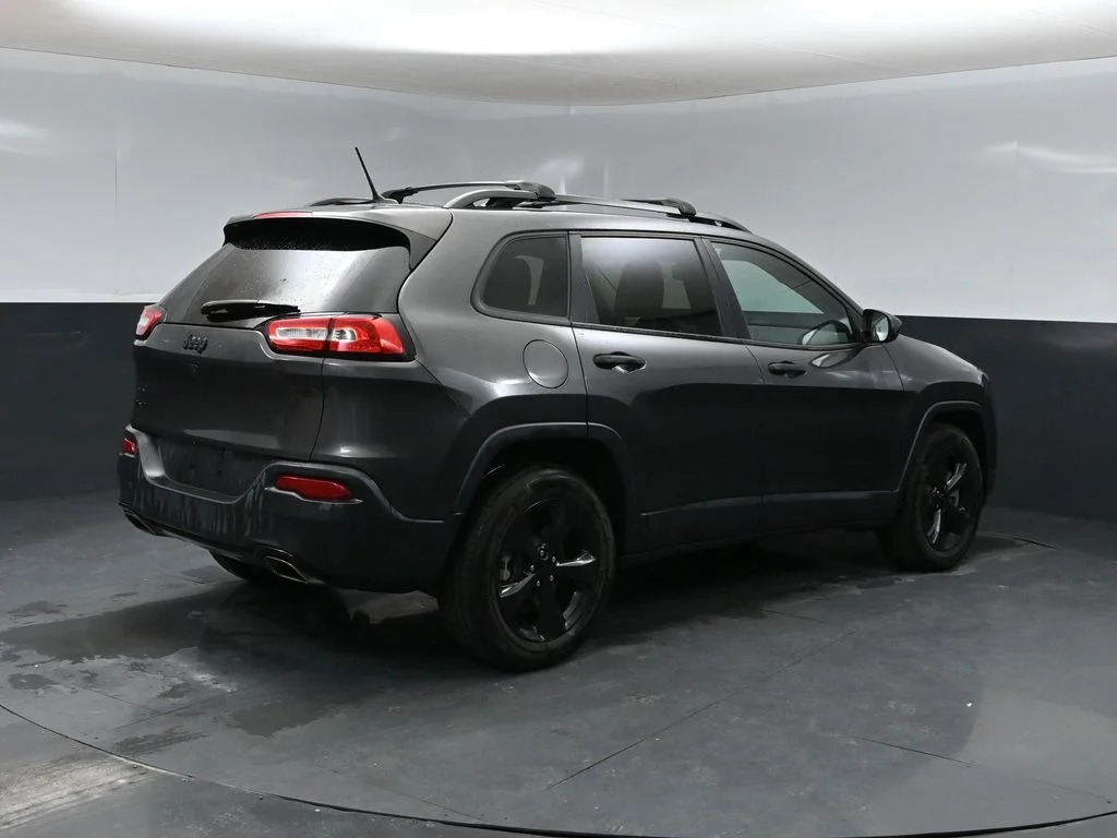 Used 2016 Gray Jeep Sport image 2